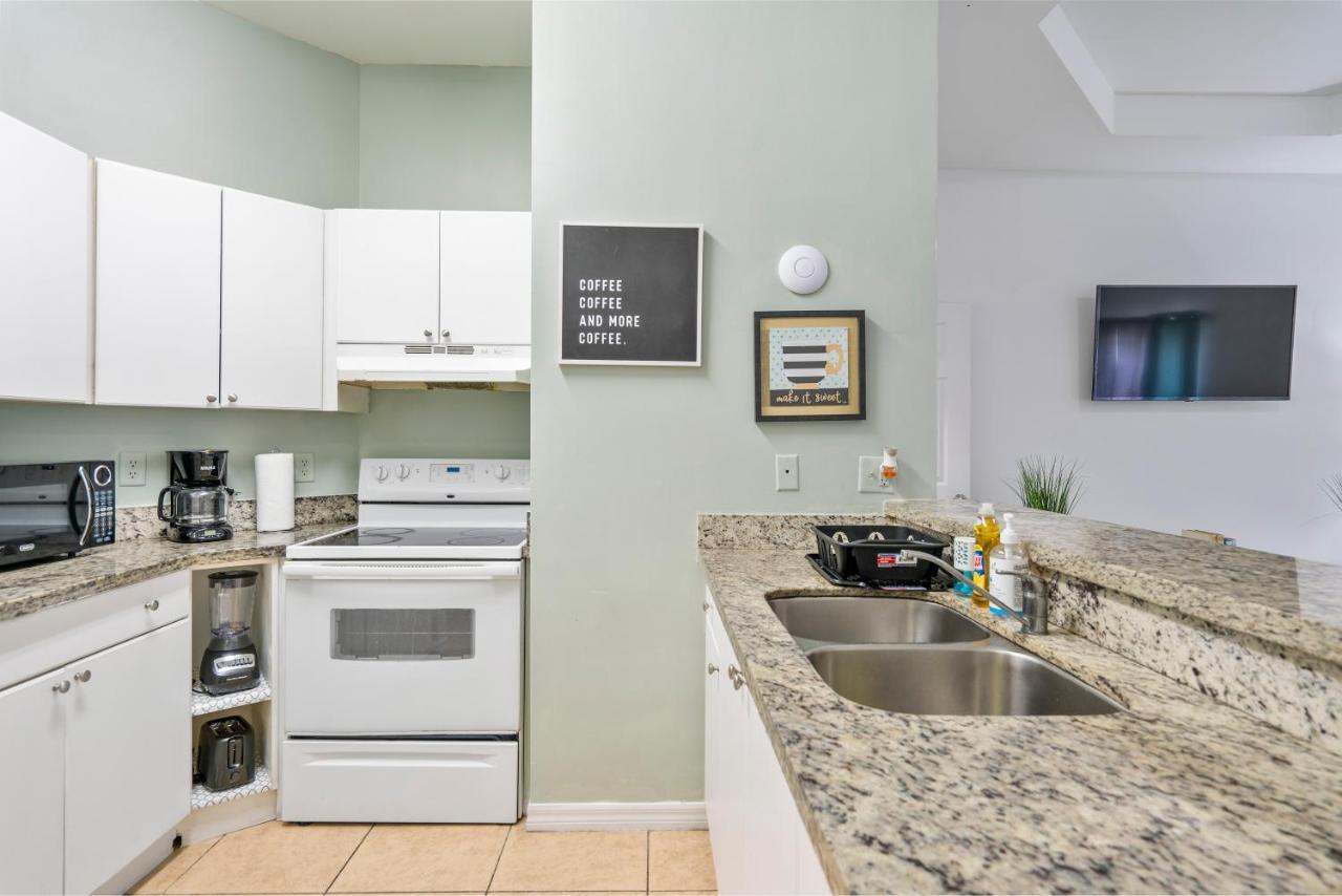 Airport Getaway Apartment ไมอามี ภายนอก รูปภาพ